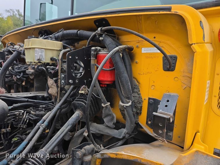 image for item FI0613 2003 Freightliner  FS65 school bus