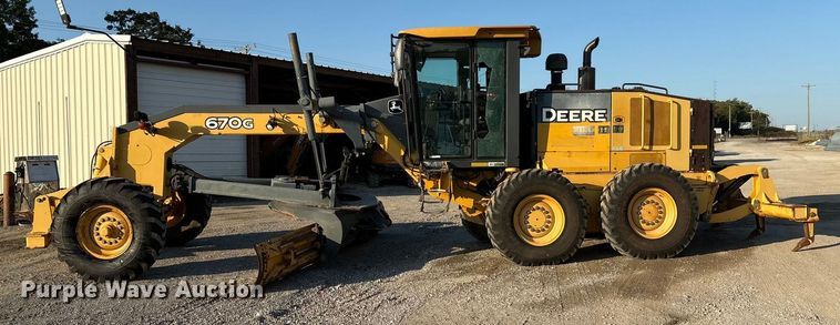 image for item IE9238 2009 John Deere 670G motor grader