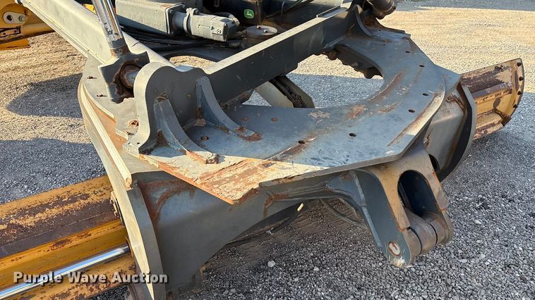 image for item IE9238 2009 John Deere 670G motor grader