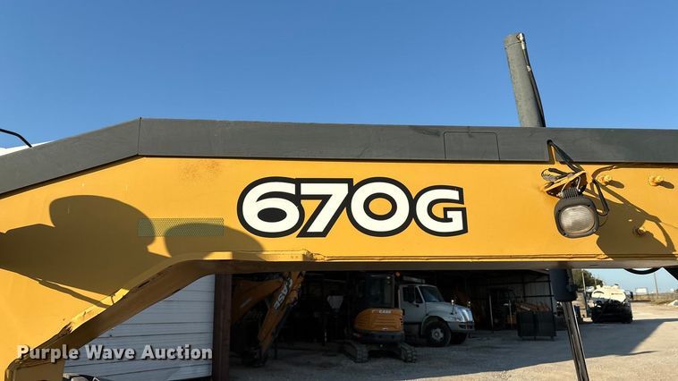 image for item IE9238 2009 John Deere 670G motor grader