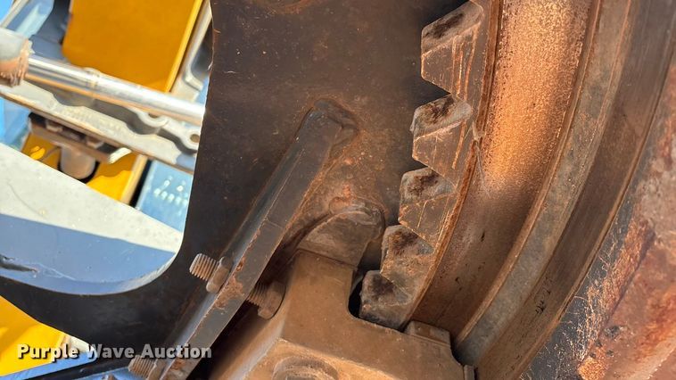 image for item IE9238 2009 John Deere 670G motor grader