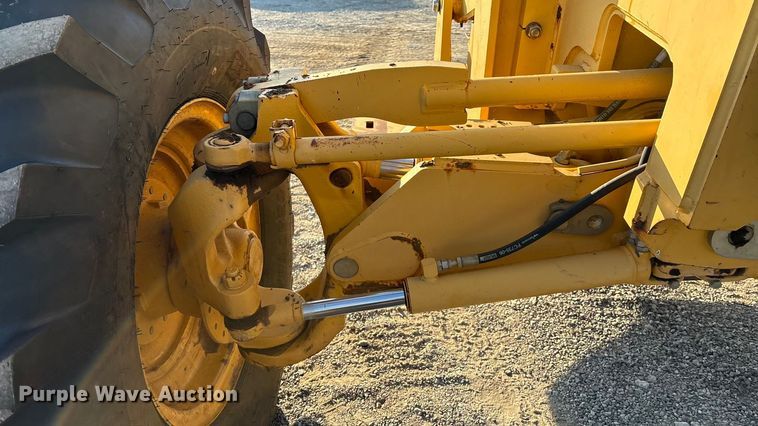 image for item IE9238 2009 John Deere 670G motor grader