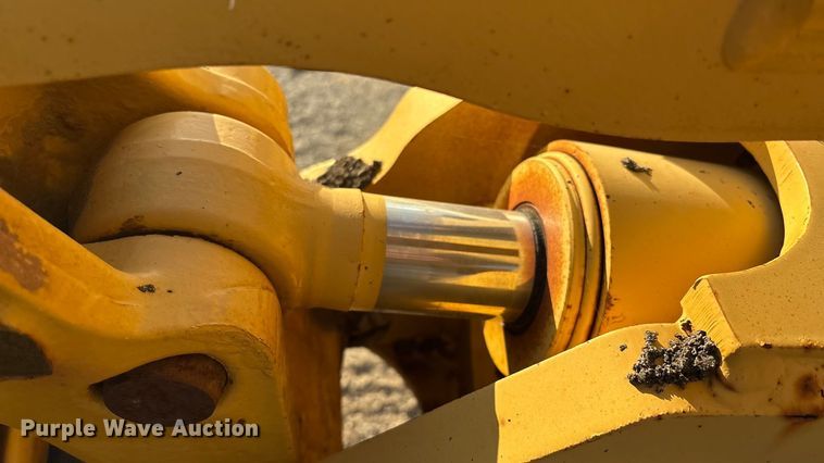 image for item IE9238 2009 John Deere 670G motor grader