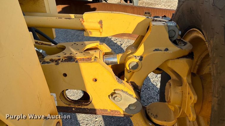 image for item IE9238 2009 John Deere 670G motor grader