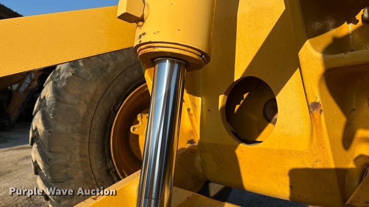 image for item IE9238 2009 John Deere 670G motor grader