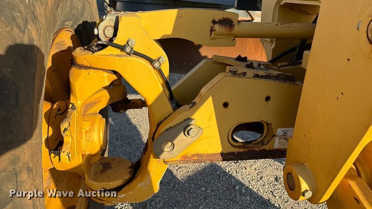 image for item IE9238 2009 John Deere 670G motor grader