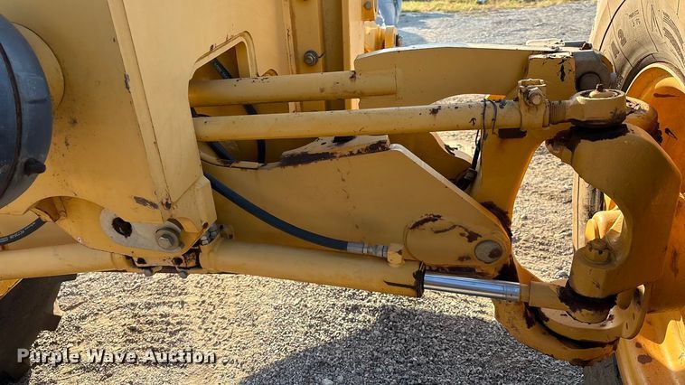 image for item IE9238 2009 John Deere 670G motor grader
