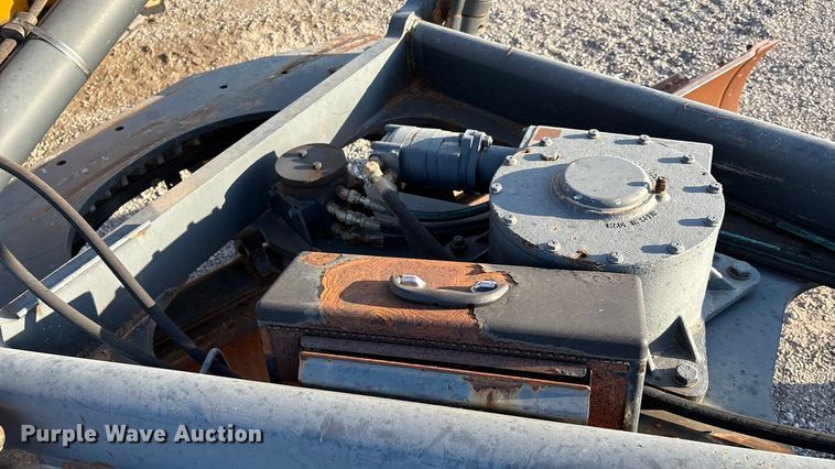 image for item IE9238 2009 John Deere 670G motor grader