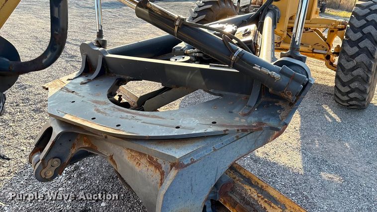 image for item IE9238 2009 John Deere 670G motor grader