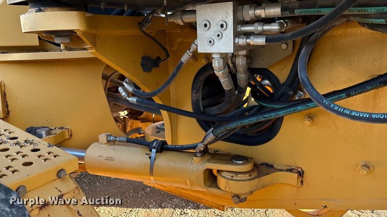 image for item IE9238 2009 John Deere 670G motor grader