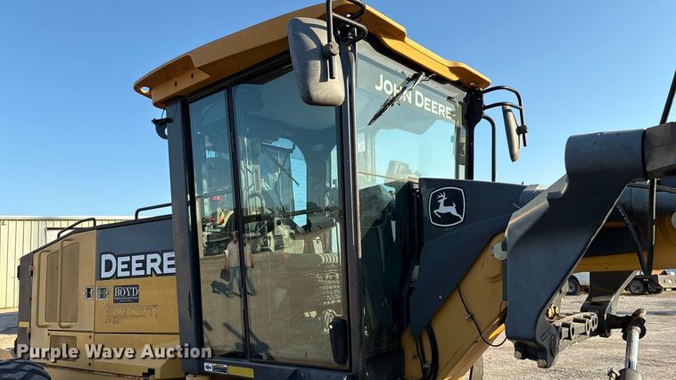 image for item IE9238 2009 John Deere 670G motor grader