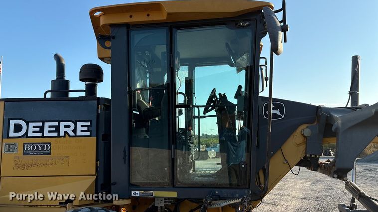 image for item IE9238 2009 John Deere 670G motor grader