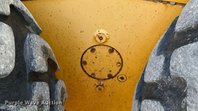 image for item IE9238 2009 John Deere 670G motor grader