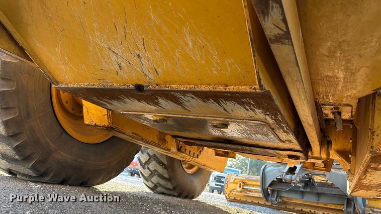 image for item IE9238 2009 John Deere 670G motor grader