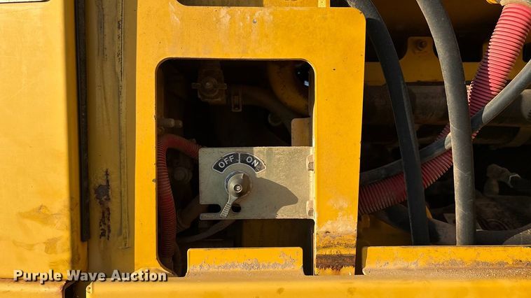 image for item IE9238 2009 John Deere 670G motor grader
