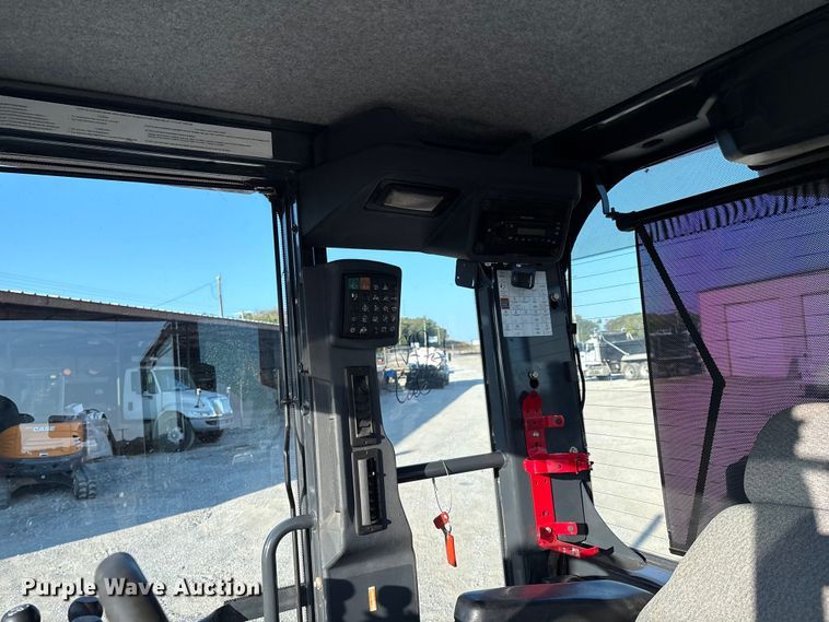 image for item IE9238 2009 John Deere 670G motor grader