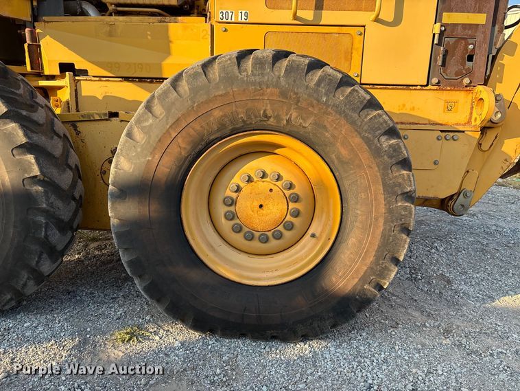 image for item IE9238 2009 John Deere 670G motor grader