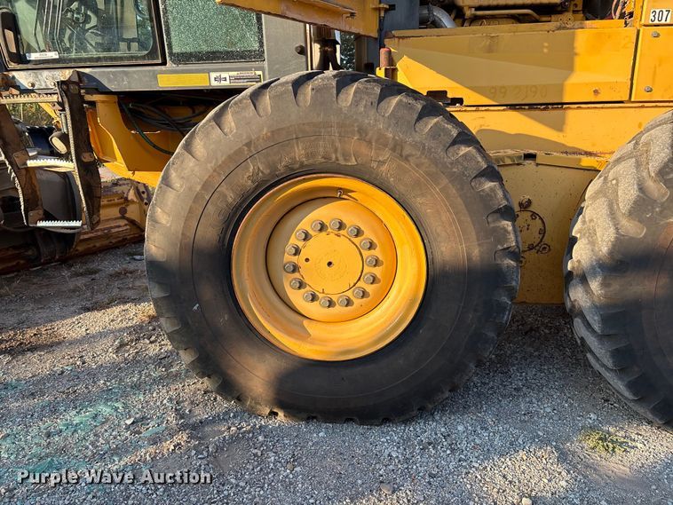 image for item IE9238 2009 John Deere 670G motor grader