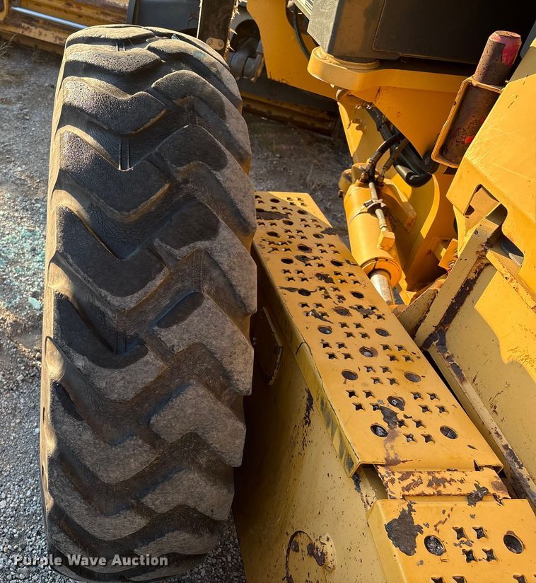 image for item IE9238 2009 John Deere 670G motor grader