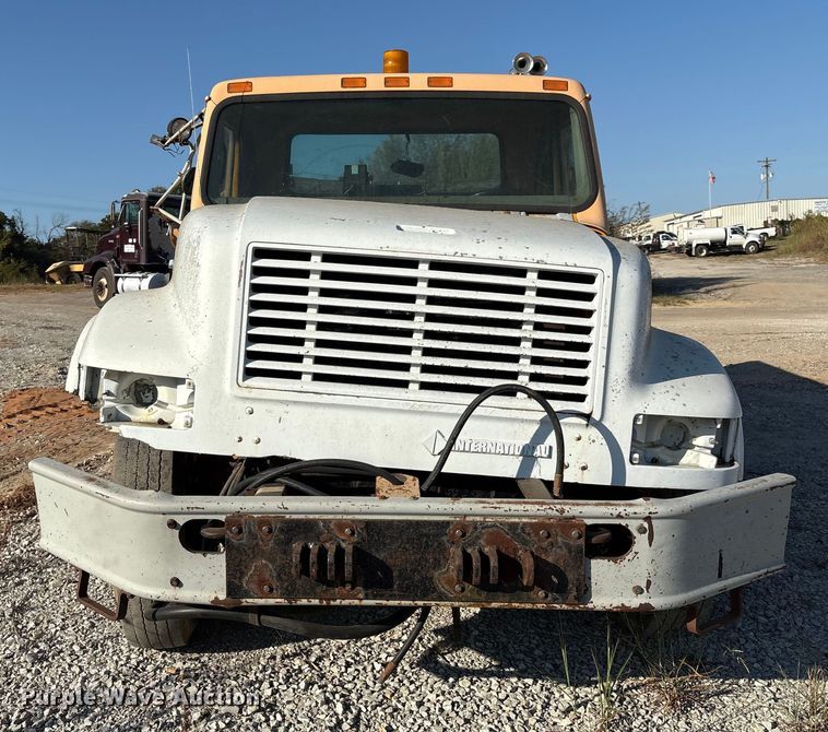 image for item IE9239 1996 International 4700 dump truck