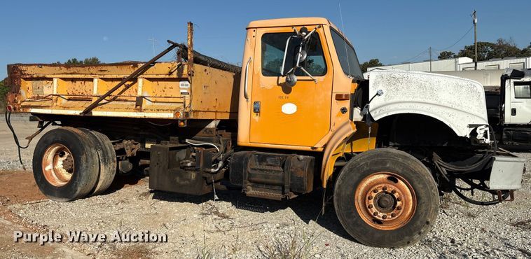 image for item IE9239 1996 International 4700 dump truck