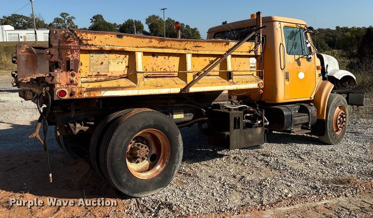 image for item IE9239 1996 International 4700 dump truck