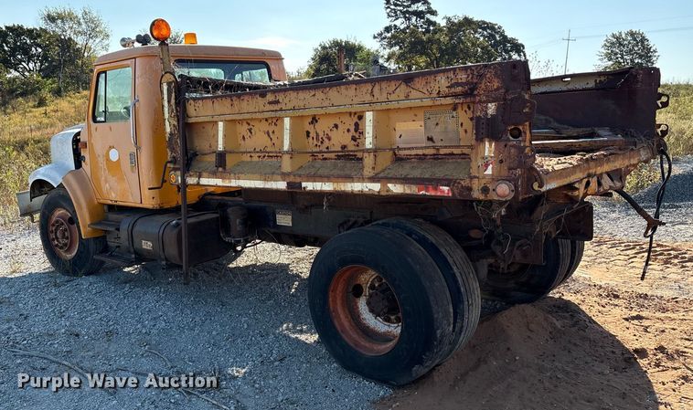 image for item IE9239 1996 International 4700 dump truck