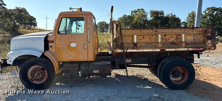 image for item IE9239 1996 International 4700 dump truck