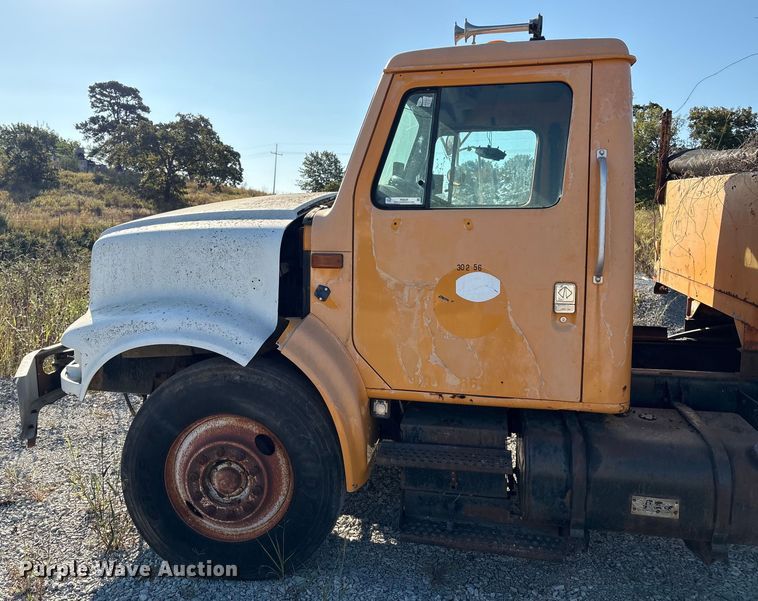 image for item IE9239 1996 International 4700 dump truck