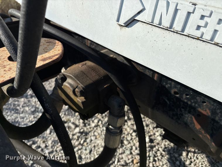 image for item IE9239 1996 International 4700 dump truck