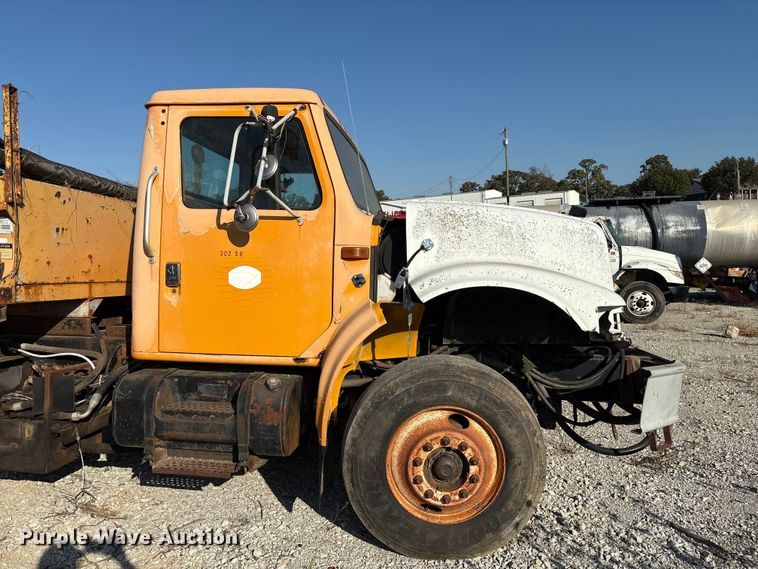 image for item IE9239 1996 International 4700 dump truck