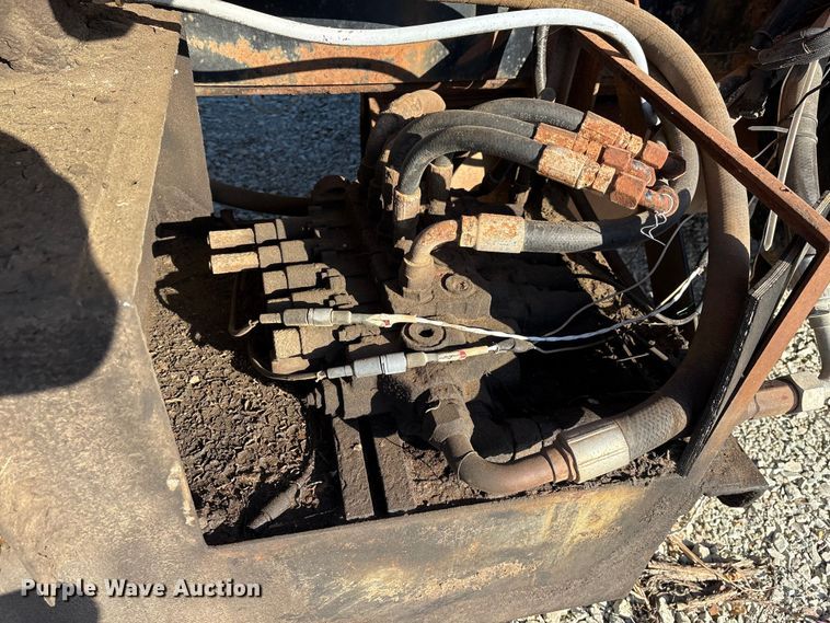 image for item IE9239 1996 International 4700 dump truck