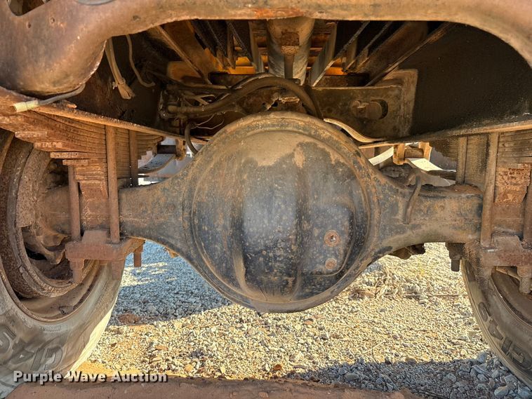 image for item IE9239 1996 International 4700 dump truck