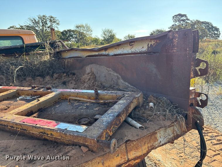 image for item IE9239 1996 International 4700 dump truck