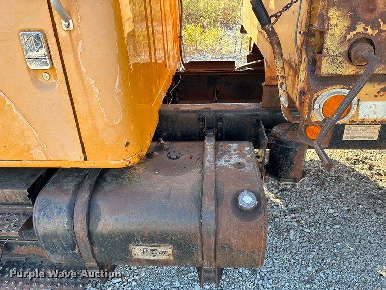 image for item IE9239 1996 International 4700 dump truck