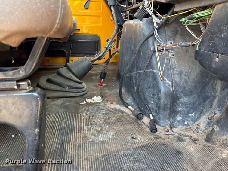 image for item IE9239 1996 International 4700 dump truck