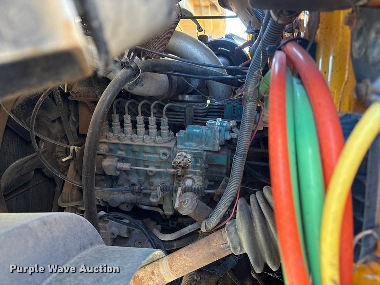 image for item IE9239 1996 International 4700 dump truck