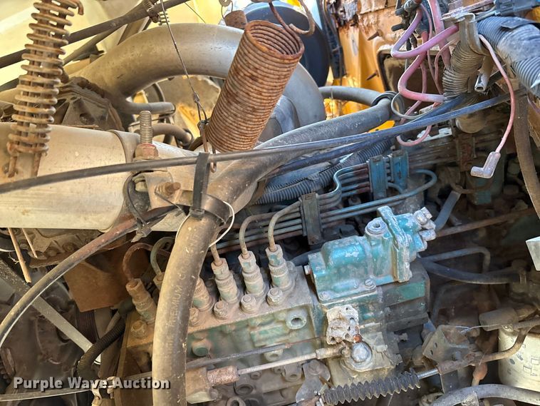 image for item IE9239 1996 International 4700 dump truck