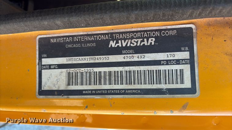 image for item IE9239 1996 International 4700 dump truck