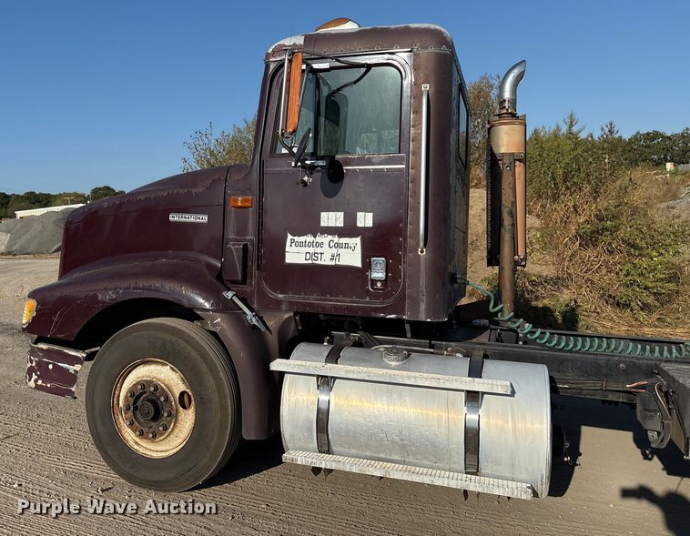 image for item IE9240 1997 International 9200 semi truck