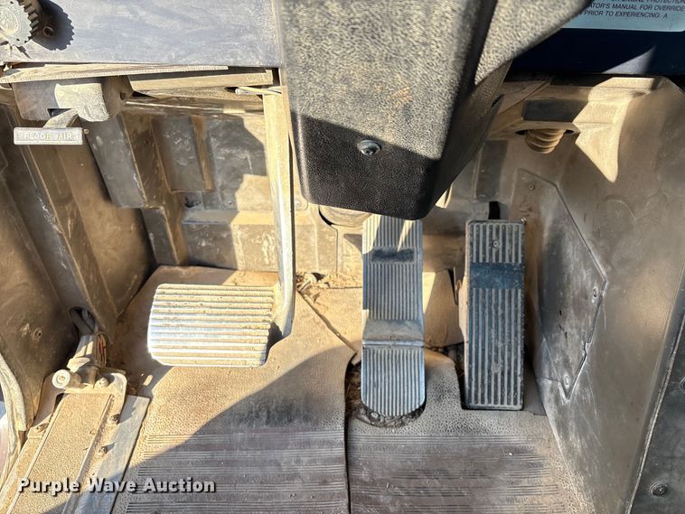 image for item IE9240 1997 International 9200 semi truck