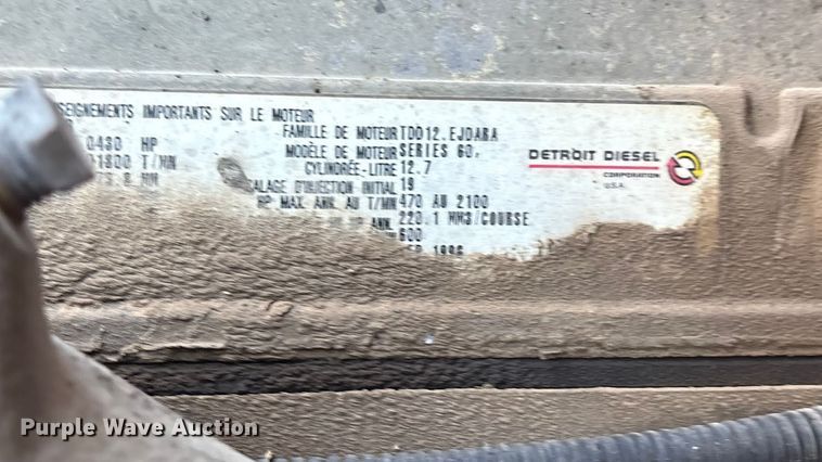 image for item IE9240 1997 International 9200 semi truck