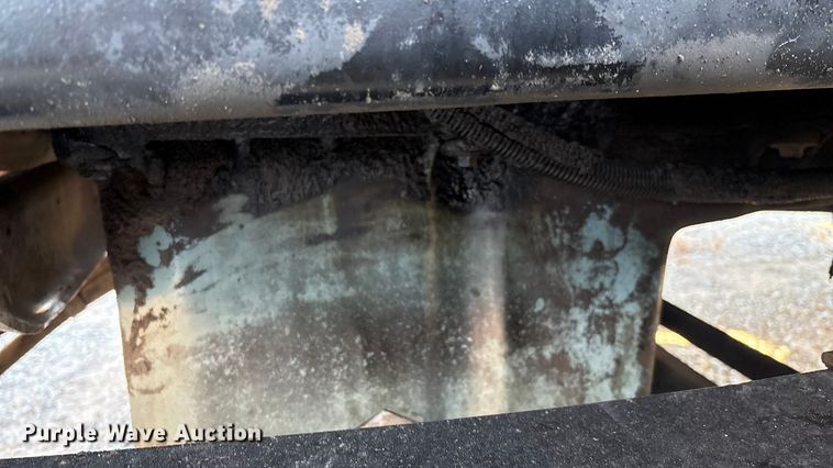 image for item IE9240 1997 International 9200 semi truck