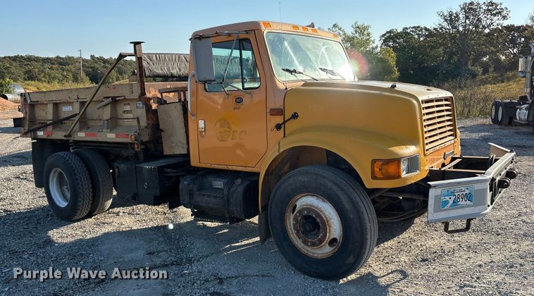 image for item IE9241 2001 International 4700 dump truck