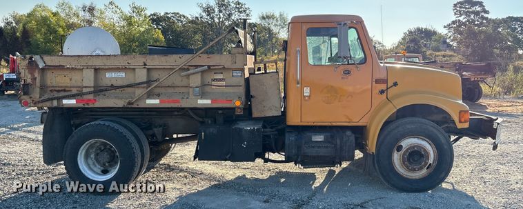 image for item IE9241 2001 International 4700 dump truck