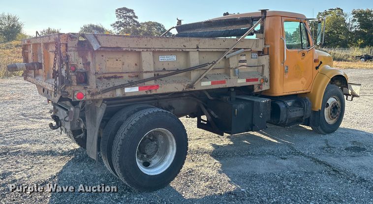 image for item IE9241 2001 International 4700 dump truck