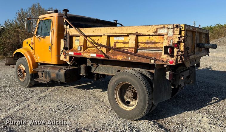image for item IE9241 2001 International 4700 dump truck