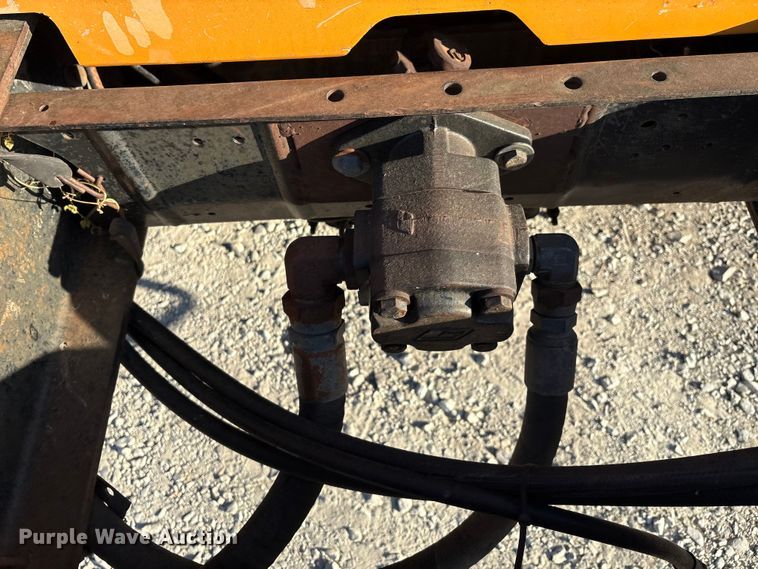 image for item IE9241 2001 International 4700 dump truck