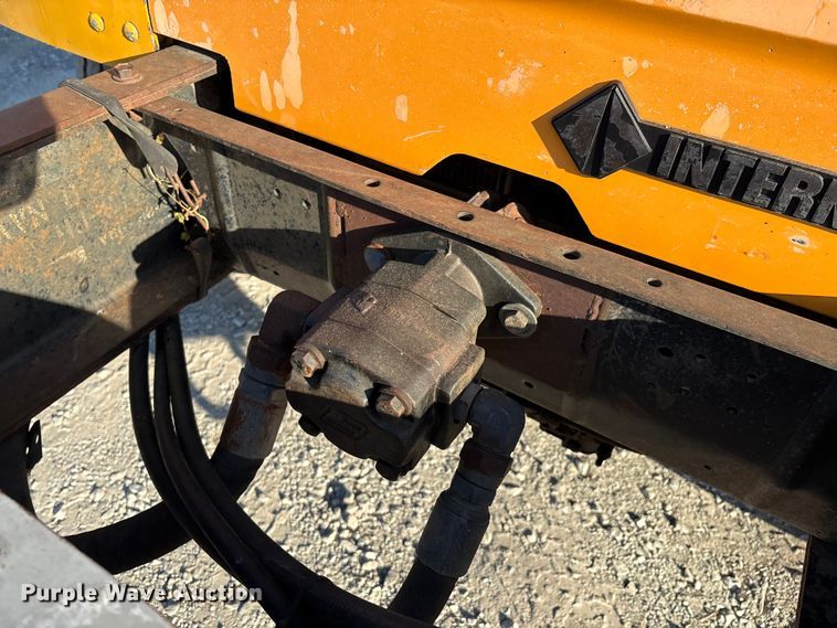 image for item IE9241 2001 International 4700 dump truck