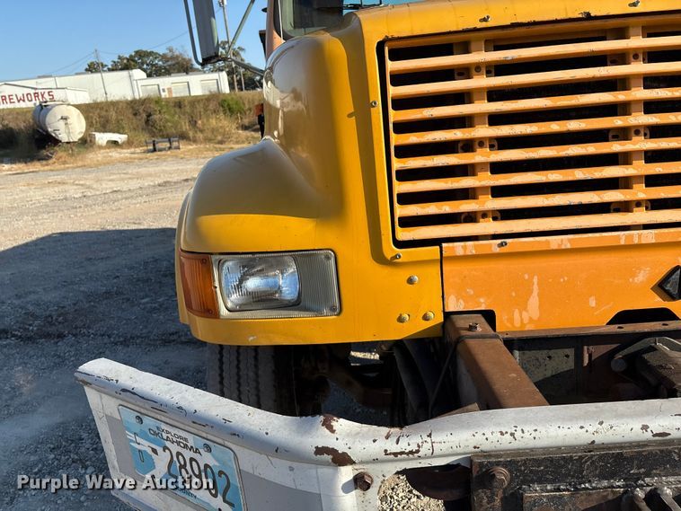 image for item IE9241 2001 International 4700 dump truck